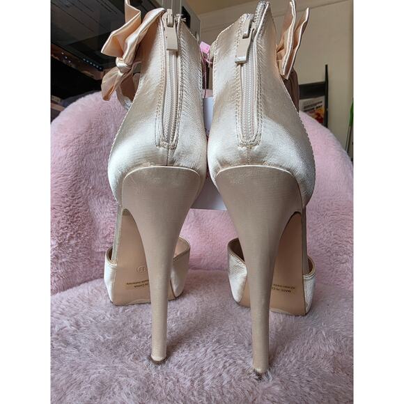 NEW cream satin high heels by Dream Paris size 11 - Picture 4 of 5
